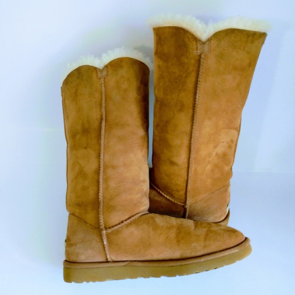 UGG Bailey Button Tripletll Boots - Picture 11 of 16